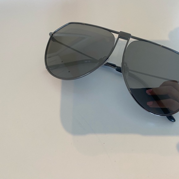 Pre- loved Dolce and Gabbana gunmetal pilot frame sunglasses 62mm - Picture 4 of 8
